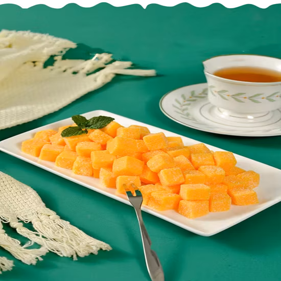 Украсьте товары для свадебного фестиваля зефирной помадкой